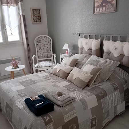 La Maison Rose 2 Chambres Avec Lit Pour 2 Personnes Et 2 Salles De Bains Nevers Bagian luar foto